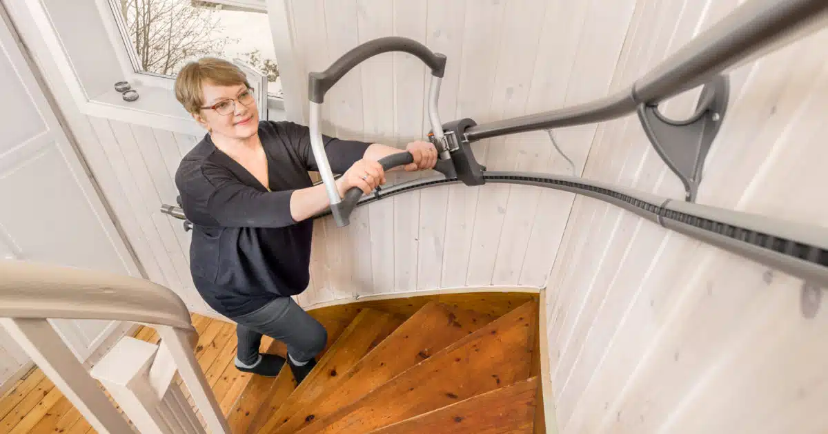 Les raisons d’utiliser un comparateur pour acheter un monte escalier